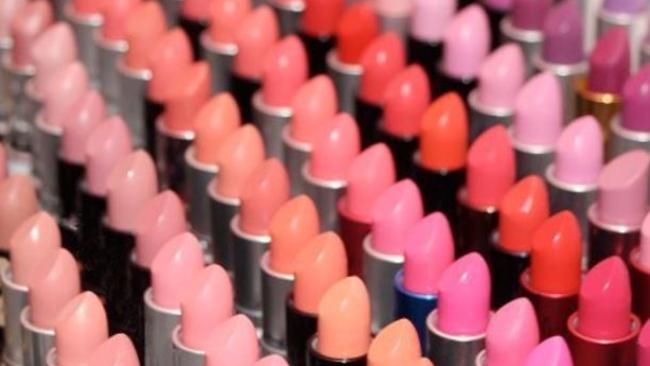 Fans took to social media to vent their anger over the MAC free lipstick giveaway.