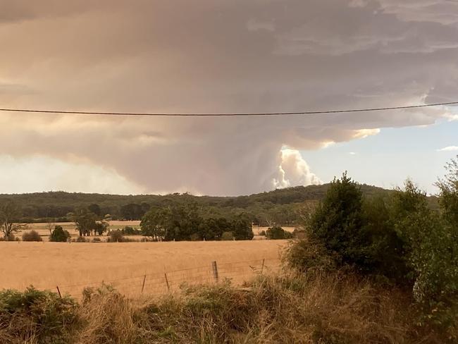 A bushfire blazing west of Ballarat led to over a thousand people being evacuated from their homes on Thursday. Picture: Facebook