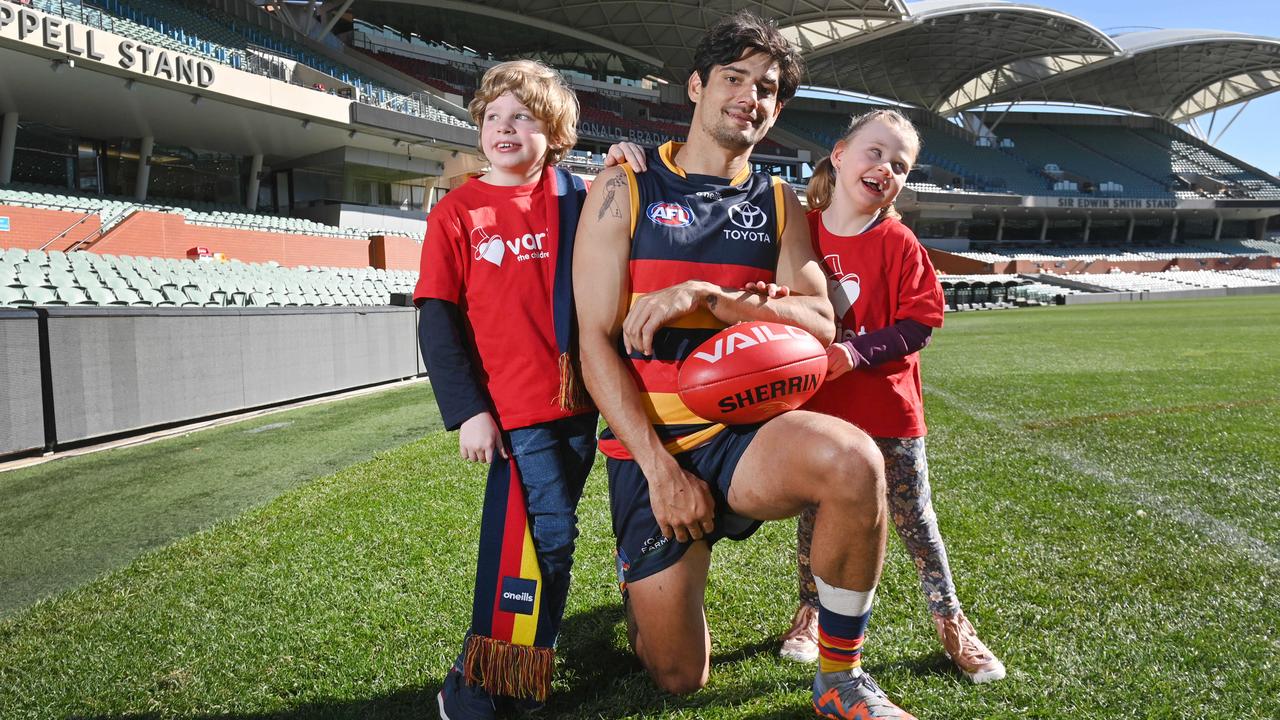 Shane McAdam with kids from Variety SA the Children's Charity before the Showdown – Jack Peel – 9, Shane and Maddison Guest – 7yrs. Picture: Keryn Stevens