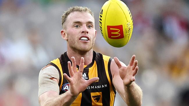 MELBOURNE. 10/04/2022.  AFL  . Round 4  .    Hawthorn vs St Kilda at the MCG .   Tom Mitchell of the Hawks    . Photo by Michael Klein