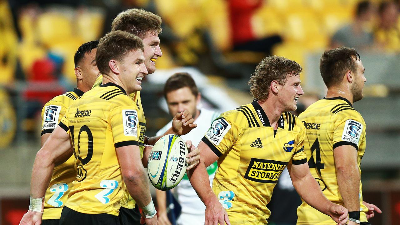 The Barrett brothers both scored tries as the Hurricanes snuck past the Stormers at home.