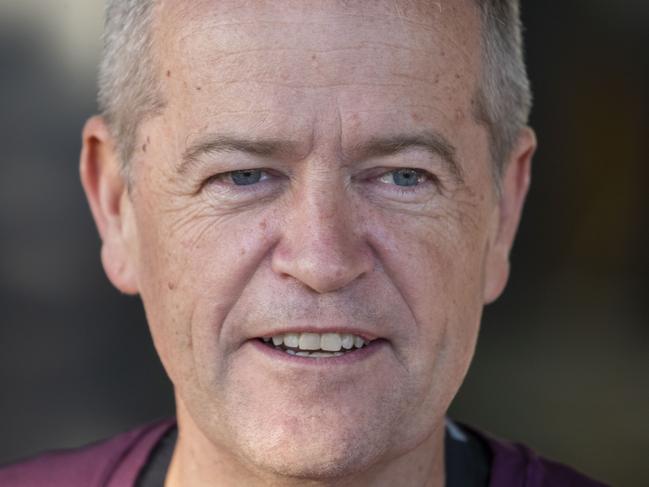 Opposition Leader Bill Shorten is seen before a morning run with Broncos players and Labor candidates, in Brisbane, Monday, April 8, 2019. (AAP Image/Glenn Hunt) NO ARCHIVING