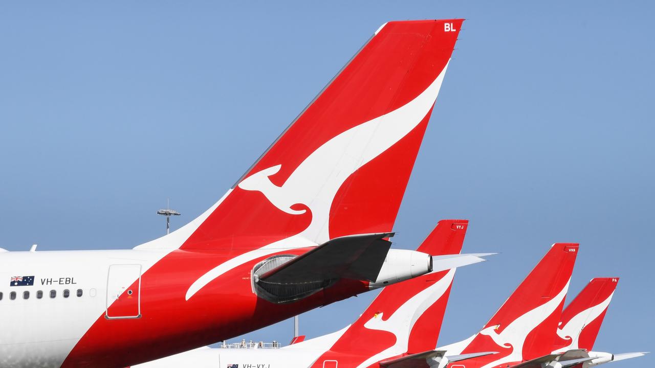 Qantas cabin crew win $20,000 pay rise