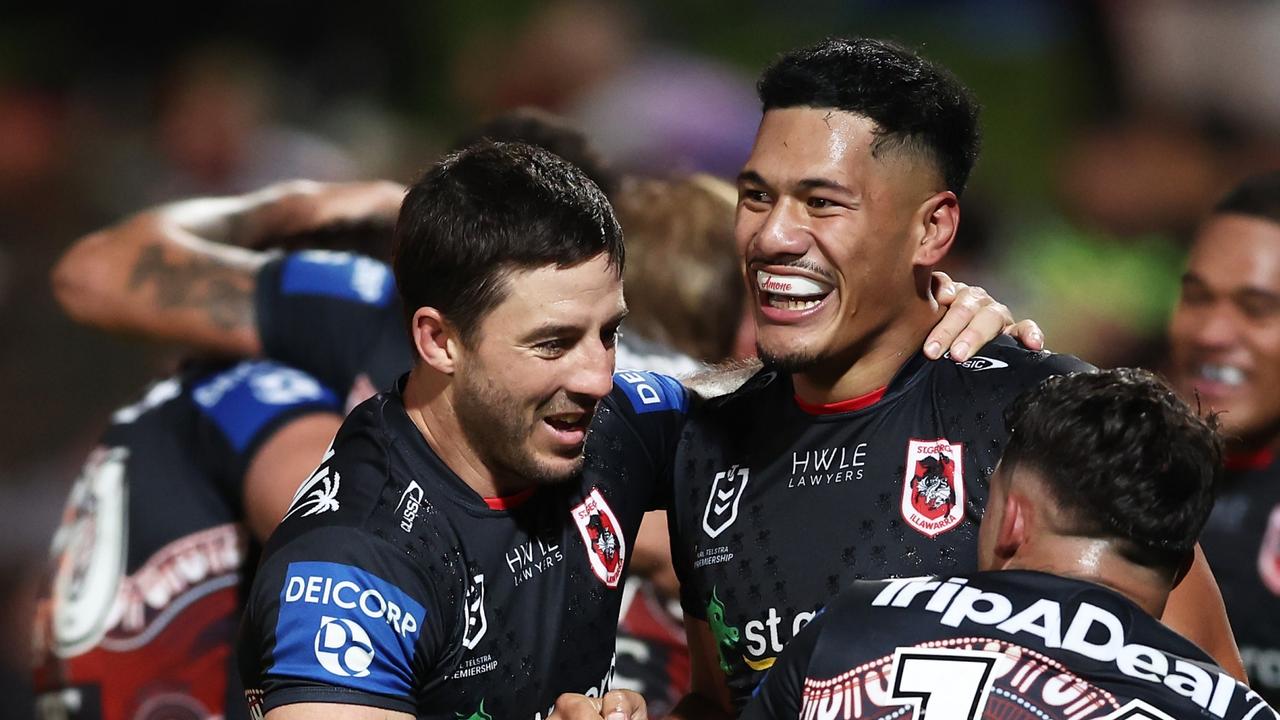SYDNEY, AUSTRALIA - MAY 19: Ben Hunt of the Dragons celebrates victory with teammates at full time during the round 12 NRL match between St George Illawarra Dragons and Sydney Roosters at Netstrata Jubilee Stadium on May 19, 2023 in Sydney, Australia. (Photo by Matt King/Getty Images)