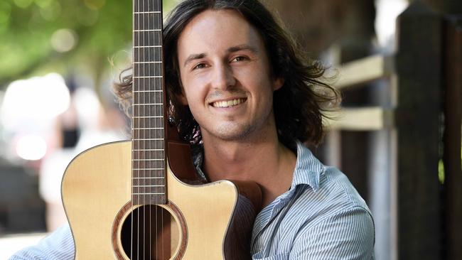 Noosa, Hastings Street busker Max Anderson. Picture: Patrick Woods.