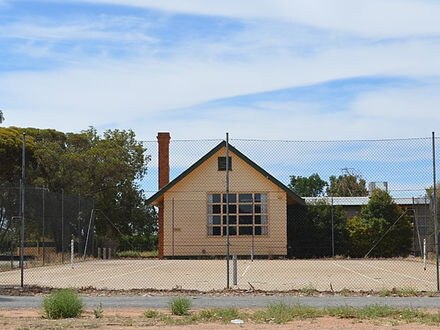 the Merbein South Community Hall & Recreation Park committee have asked the council to open up there toilet facilities to the public to stop them using the farmland