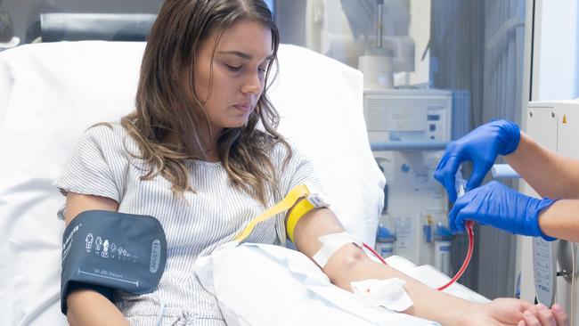 Ms Vallee, 31, received a donor kidney from her mother but her body has started to reject it.