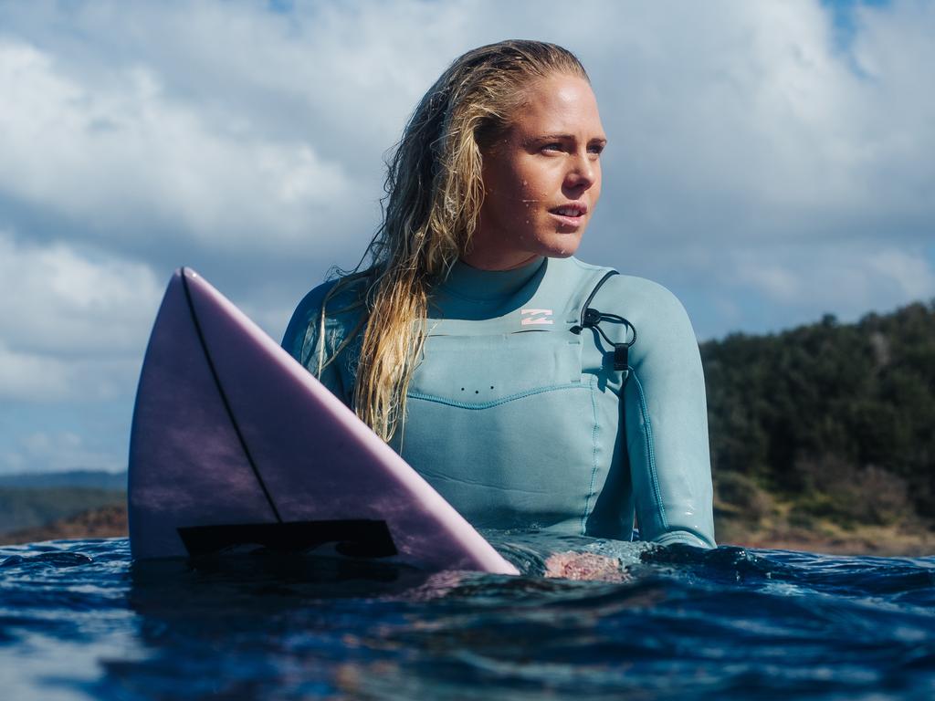 Surfer Laura Enever stoked to get her dream beach wedding | Daily Telegraph