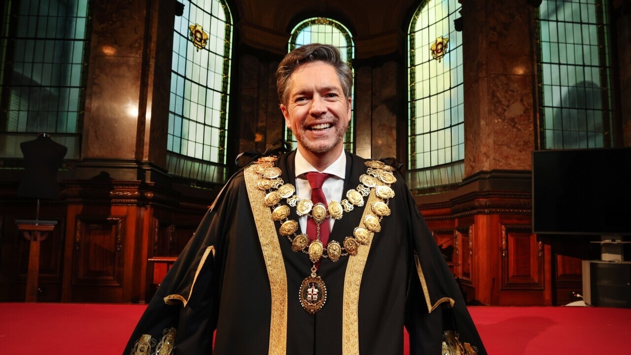 Lord Mayor unveils renewable energy plan to reduce power costs