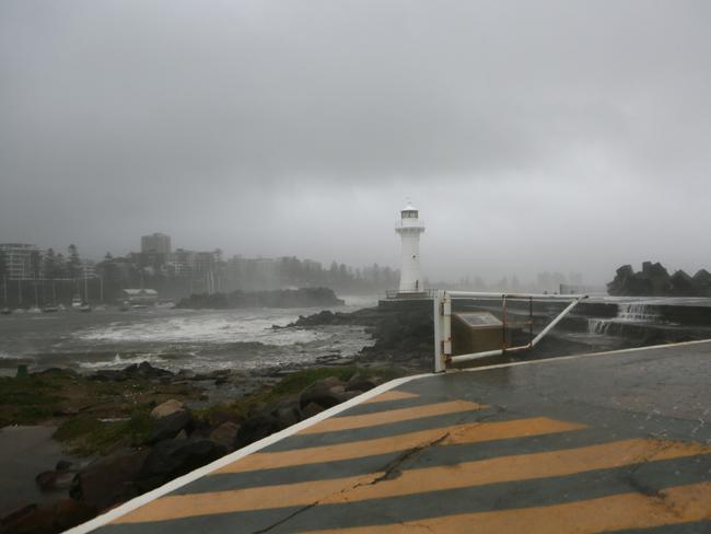 Extreme weather in Wollongong / Picture: Ian Svegovic