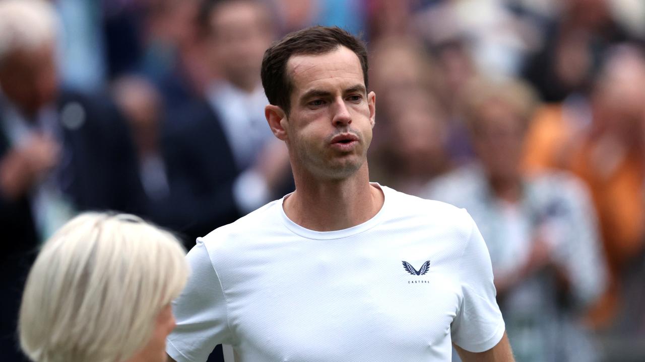 Andy Murray composes himself. Photo by Clive Brunskill/Getty Images.