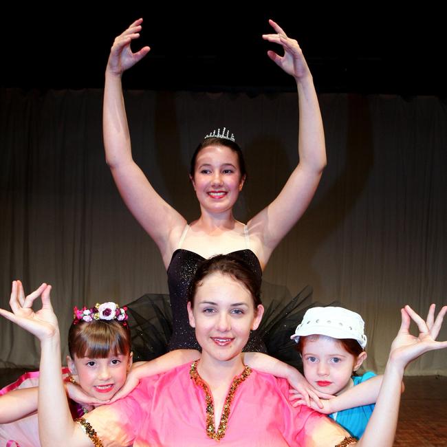 Sophie Osborne 6yrs, Courtney Mulder 18yrs, and Ruby Sherrington 6yrs, back Cate Stallwood 14yrs.