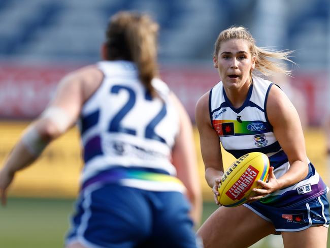 GEELONG, AUSTRALIA - NOVEMBER 04: Rebecca Webster of the Cats in action during the 2023 AFLW Round 10 match between The Geelong Cats and The Hawthorn Hawks at GMHBA Stadium on November 04, 2023 in Geelong, Australia. (Photo by Michael Willson/AFL Photos via Getty Images)