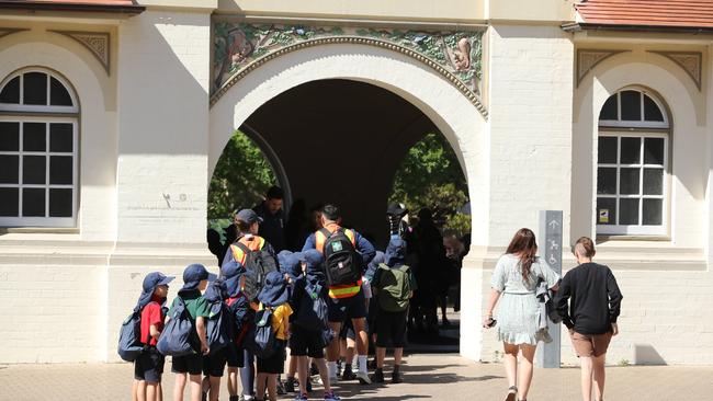 A photo of crowds returning to the zoo on Thursday.
