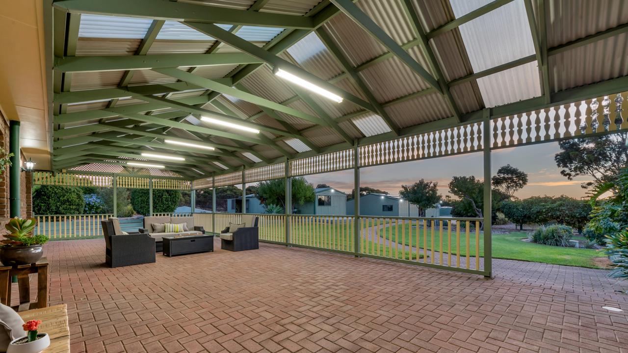 329 River Road, Noarlunga Downs
