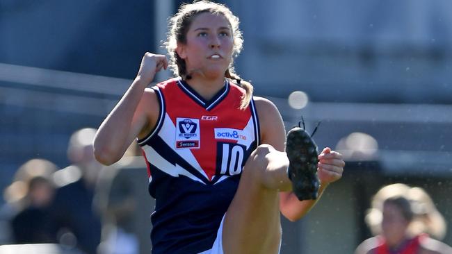 Genevieve Lawson-Tavan in action for Darebin Falcons. Picture: Andy Brownbill