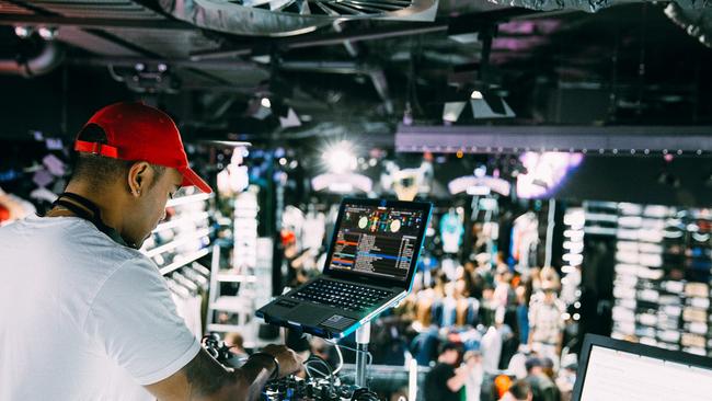 Culture Kings, known for its hyperactive stores with DJs and basketball courts, will open its first store in the US at Caesars Palace in Las Vegas.