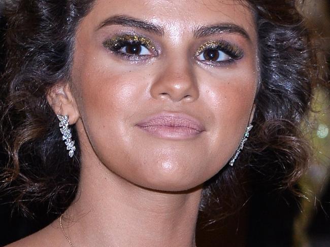 The Metropolitan Museum of Art Costume Institute Benefit celebrating the opening of Heavenly Bodies : Fashion and the Catholic Imagination held at The Metropolitan Museum of Art  in New York, NY, on May 7, 2018. 07 May 2018 Pictured: Selena Gomez walking the red carpet at The Metropolitan Museum of Art Costume Institute Benefit celebrating the opening of Heavenly Bodies : Fashion and the Catholic Imagination held at The Metropolitan Museum of Art  in New York, NY, on May 7, 2018. (Photo by Anthony Behar/Sipa USA). Photo credit: Anthony Behar/Sipa USA / MEGA  TheMegaAgency.com +1 888 505 6342