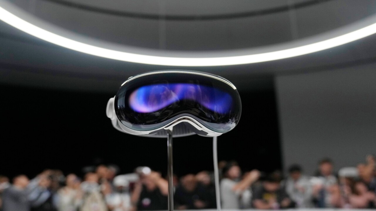 Apple Unveils New Headset With Virtual And Augmented Reality ...