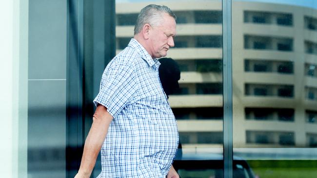 Sports scientist Stephen Dank, who was at the centre of the Essendon football supplements scandal, leaves a health clinic in Darwin in 2017. Picture: Elise Derwin