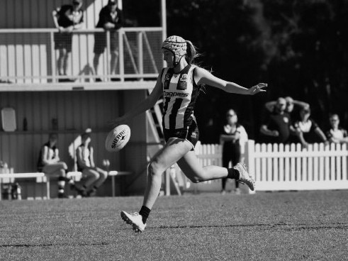 Local cross-code star Isabella Lyons has been named in the Gold Coast Suns AFLW U18s squad for 2025