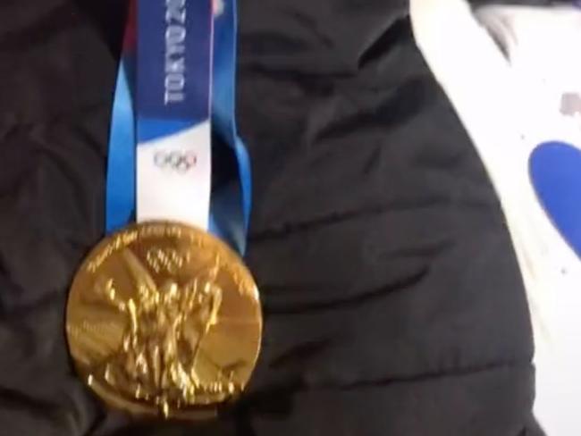 Traveller accidentally steals gold medal