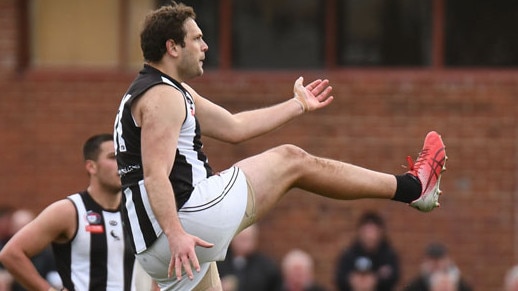 Patrick Fitzgerald in action for Montmorency. Picture: Nathan McNeill