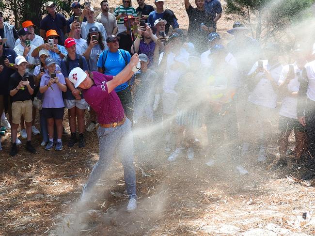 ADELAIDE, AUSTRALIA - FEBRUARY 14: Cameron Smith of Ripper GC in the rough on the 8th during day one of LIV Golf Adelaide at The Grange Golf Club on February 14, 2025 in Adelaide, Australia. (Photo by Sarah Reed/Getty Images)