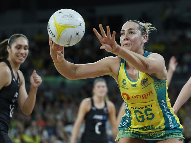 Sophie Garbin in action for the Diamonds. Picture: Daniel Pockett/Getty Images