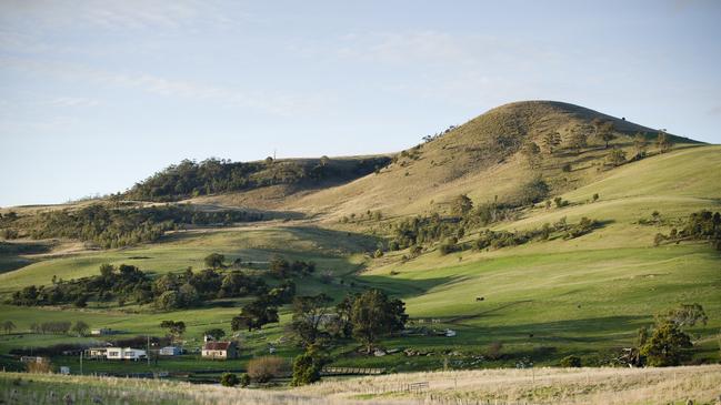 Just outside of Hobart, the Coal River region surrounding Richmond is an award-winning farming and wine producing area with a similar latitude to the famous wine regions of France and Germany.