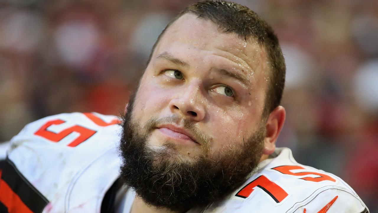 Cleveland Browns HC Kevin Stefanski delivered game ball from Titans win to  Nick Chubb