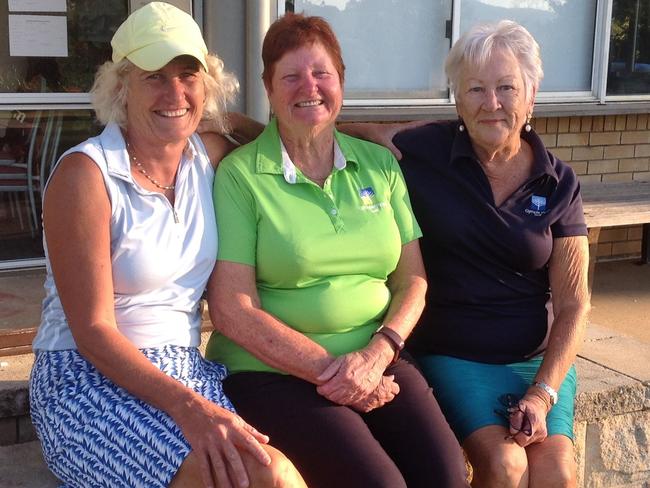 Pink Ball Winning Team: Clair Thorburn,Tonie Divers and Carol Ward.