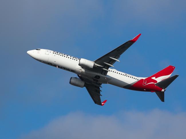 SYDNEY, AUSTRALIA : Newswire Photos  SEPTEMBER 04 2023: A general view of a Qantas Plane taking off at Sydney Airport. NCA Newswire / Gaye Gerard