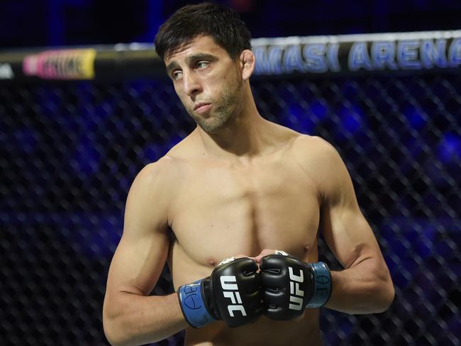 RIO DE JANEIRO, BRAZIL - MAY 04: Steve Erceg of Australia prepares to face Alexandre Pantoja of Brazil in a UFC flyweight championship bout during the UFC 301 event at Farmasi Arena on May 04, 2024 in Rio de Janeiro, Brazil.  (Photo by Alexandre Loureiro/Zuffa LLC via Getty Images)