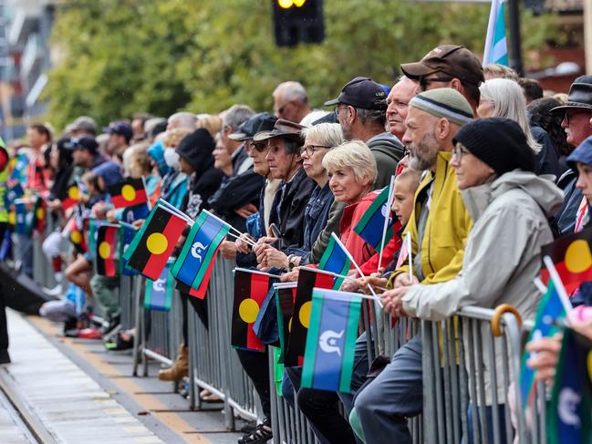 ADV NEWSVoice  State CeremonyCrowds lined North TerraceImage/Russell Millard Photography