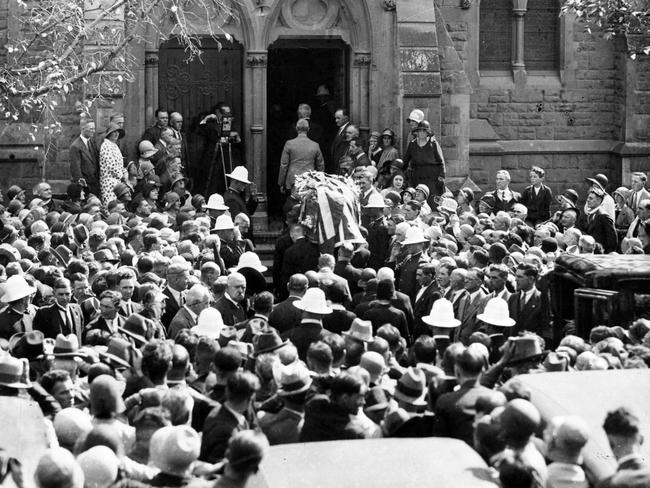 The funeral of Dame Nellie Melba at Scots Church, Melbourne, in 1931.