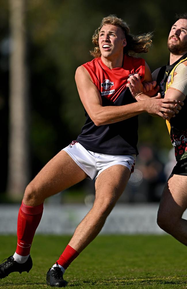 Ben Johnson rucking for Montrose. He’s joined Wandin in 2025. Picture: Andy Brownbill