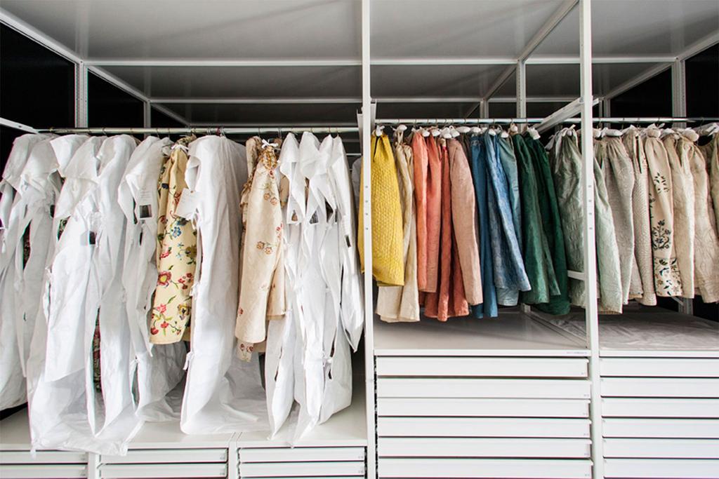 5 Tips on Storing Out of Season Clothes