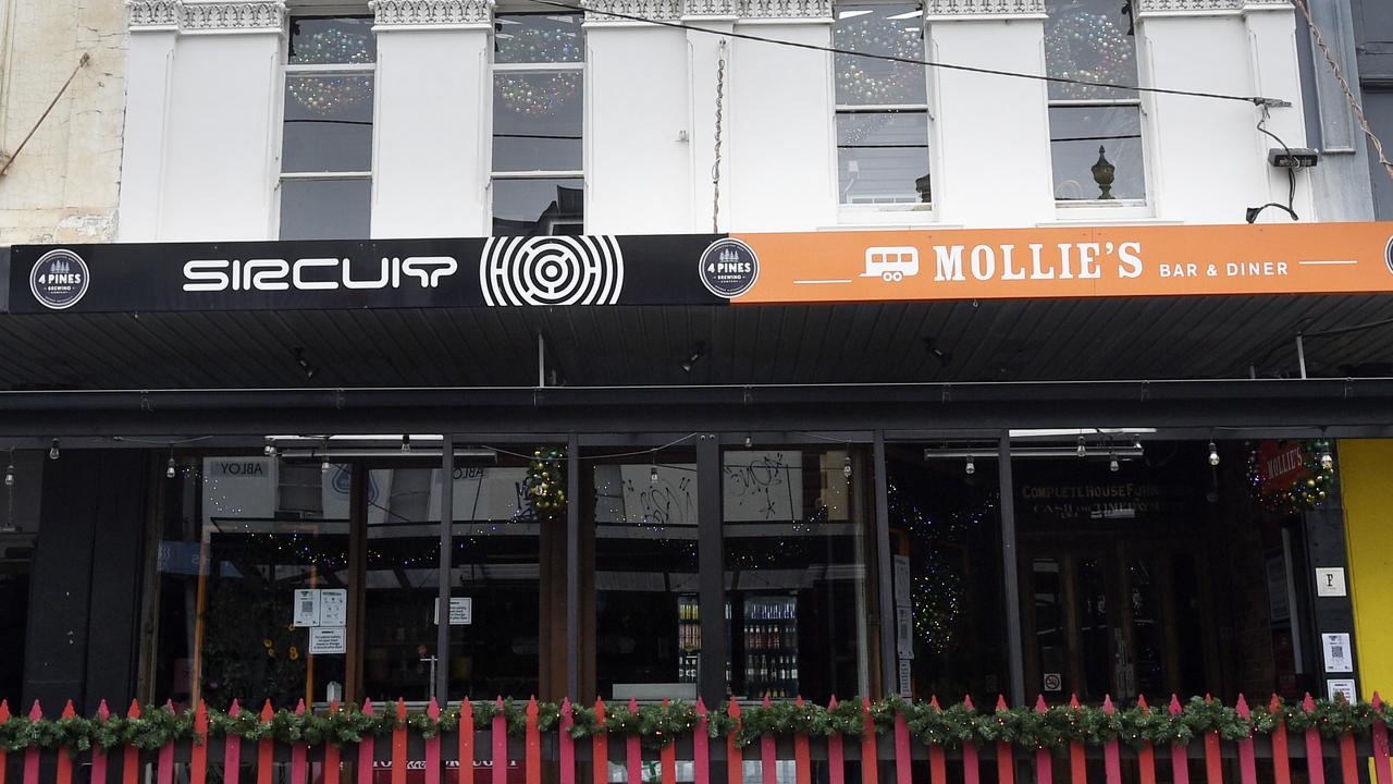 Sircuit Bar on Smith Street Fitzroy has been classified as a Covid exposure site. Picture: NCA NewsWire / Andrew Henshaw