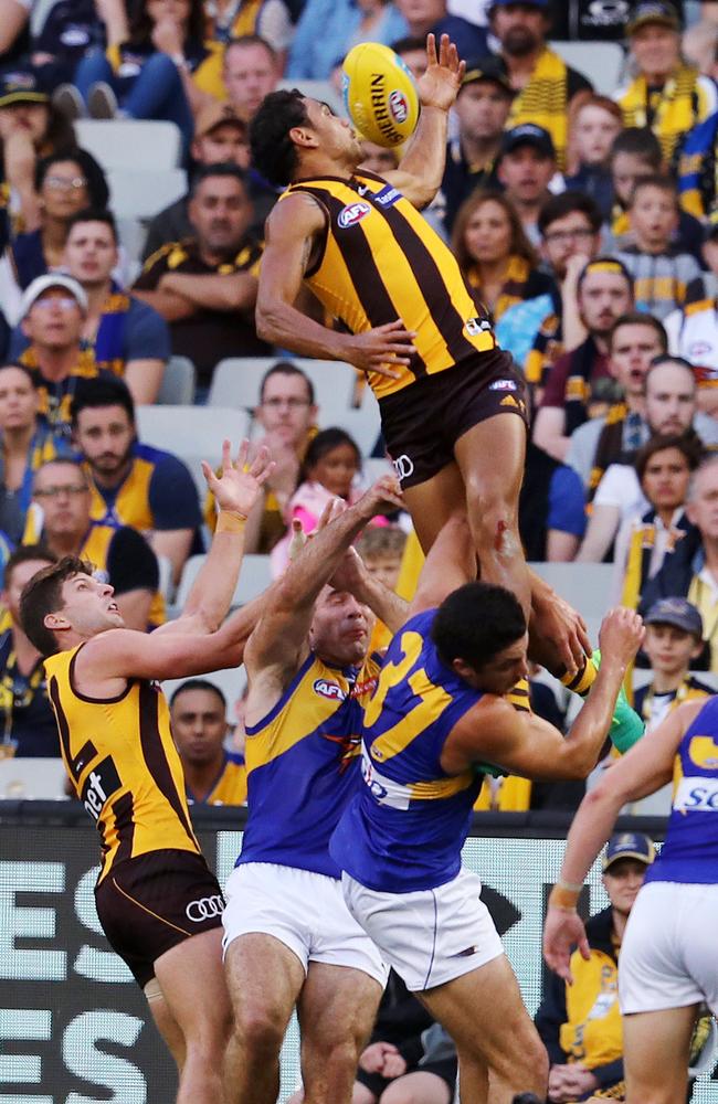 Cyril Rioli flies at the MCG. Picture: Michael Klein