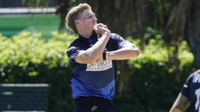 Will Sutherland bowling for Prahran. Picture: Valeriu Campan