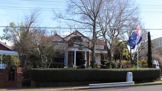 Lyons View. Darryn Lyons home on The Esplanade, Geelong.