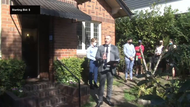 REPLAY: Brisbane House Auctions – 38 Bellevue Tce, Clayfield