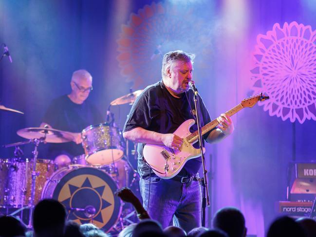 Sunnyboys play Twin Towns Services Club. Picture: Brett O’Malley