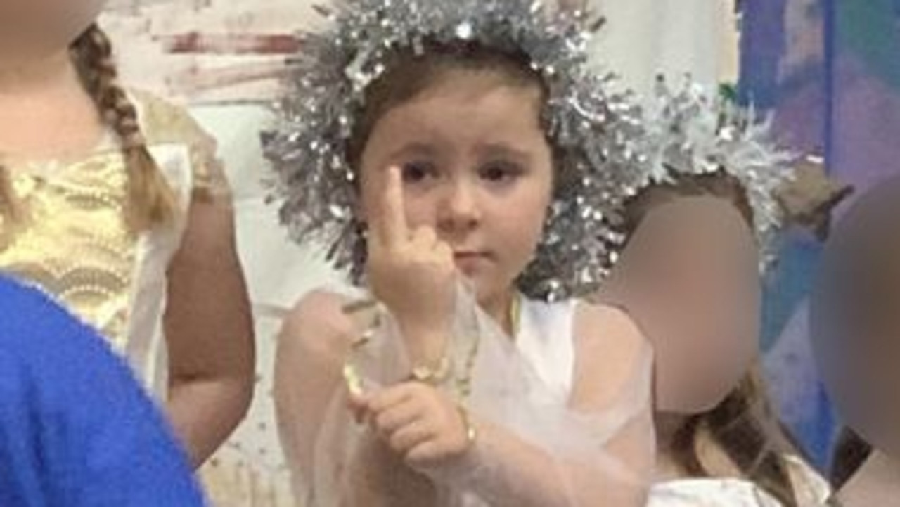 little-girl-flips-the-bird-during-nativity-play-news-au