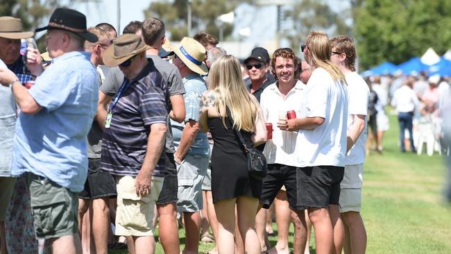 Punters at Moama Bowling Club Echuca Cup. Picture: David Smith
