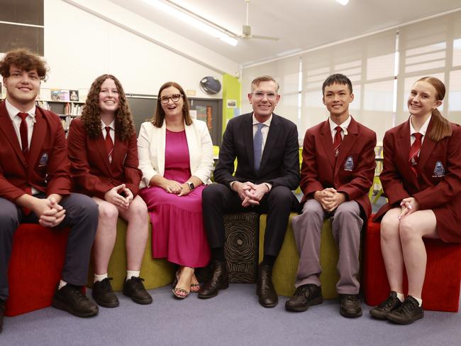 Premier Dominic Perrottet and Education Minister Sarah Mitchell, pictured at Jamison High School in South Penrith with students Samuel Moore 17, Jade Busst 17, Wenjun Xiao 16 and Kayla James 17 Picture: Tim Hunter.