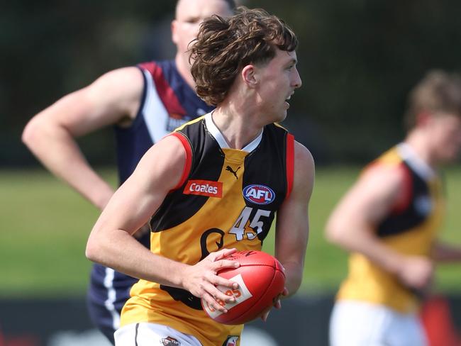 Elwood Peckett could join the Saints as a father-son. Picture: Rob Lawson/AFL Photos