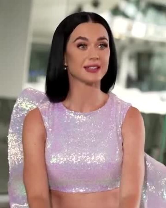 Katy Perry barracking for Tasmania Devils