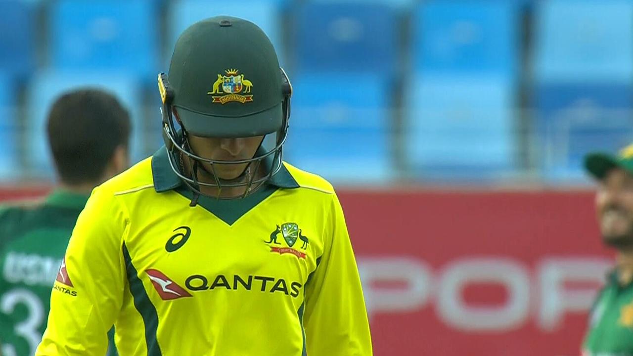 Usman Khawaja fell for 98 in the fifth ODI.